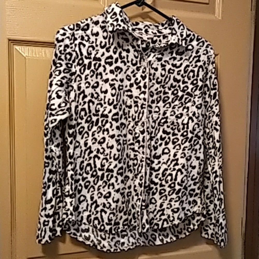 Victoria secret women's pajama top button up S